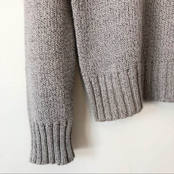 BDG | Gray Crew Neck Knit Soft & Cozy Sweater M - Picture 4 of 8